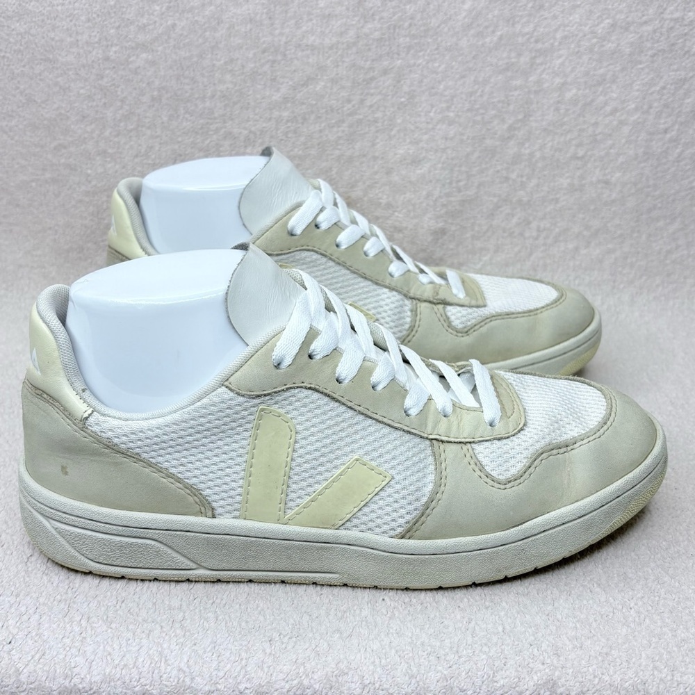 Veja V-10 Suede & Mesh Women’s 7 White/Gray Casual Designer Quiet Luxury Classic - Picture 2 of 10